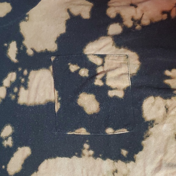 No Boundaries Tie Dye Knot Pull Over Shirt - Picture 4 of 8